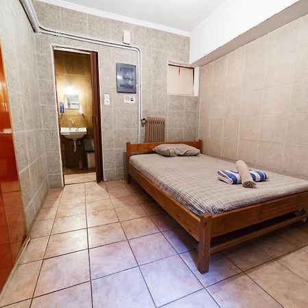 Private Flat For 2 Or 3 With Back Yard Near Exarhia Square And Archaelogical Museum Leilighet Athen Eksteriør bilde