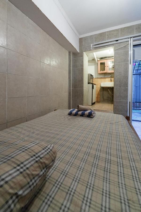 Private Flat For 2 Or 3 With Back Yard Near Exarhia Square And Archaelogical Museum Leilighet Athen Eksteriør bilde