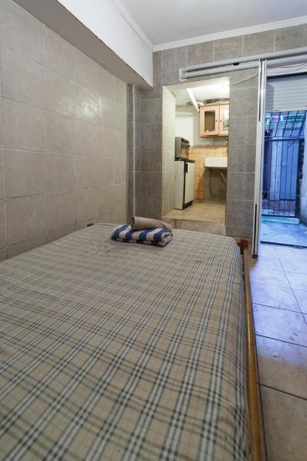 Private Flat For 2 Or 3 With Back Yard Near Exarhia Square And Archaelogical Museum Leilighet Athen Eksteriør bilde