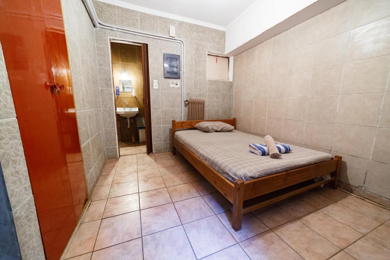 Private Flat For 2 Or 3 With Back Yard Near Exarhia Square And Archaelogical Museum Leilighet Athen Eksteriør bilde