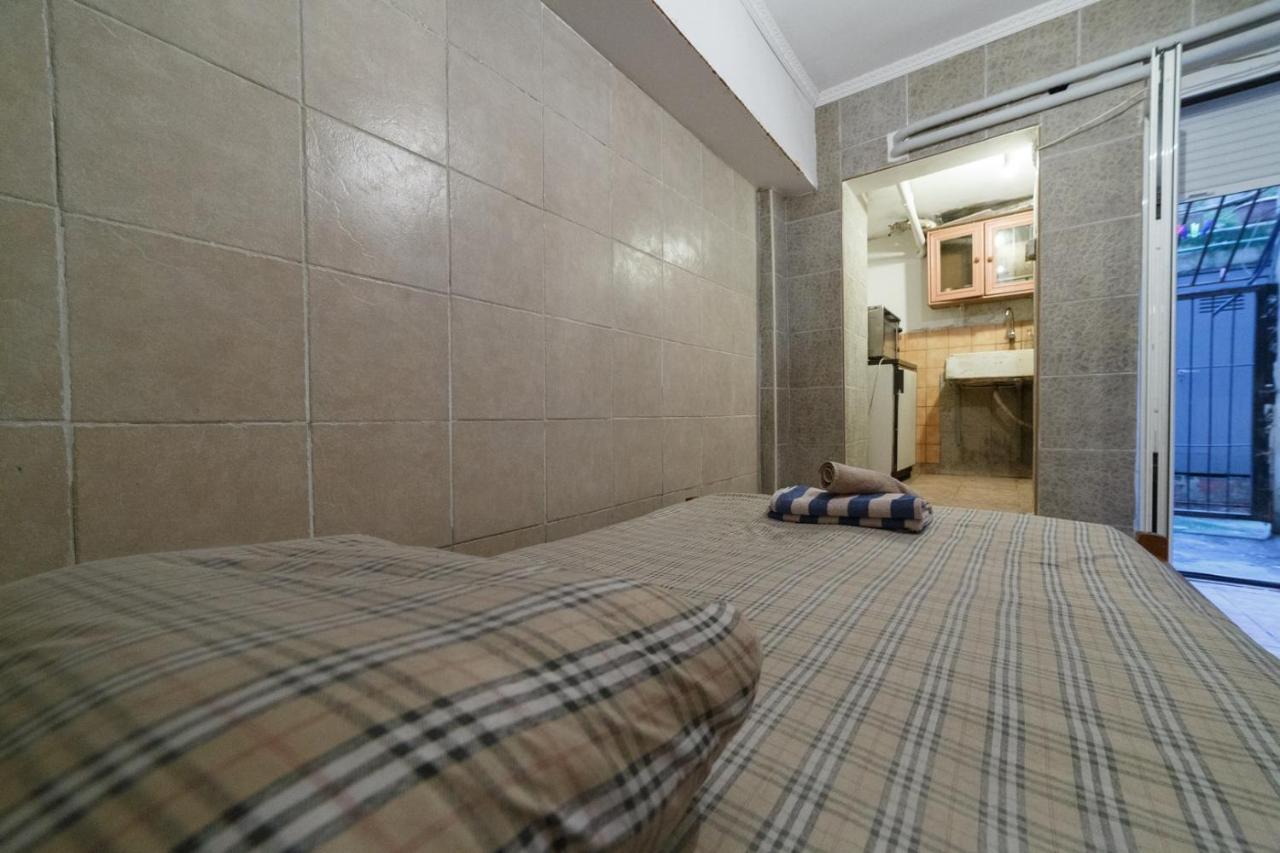 Private Flat For 2 Or 3 With Back Yard Near Exarhia Square And Archaelogical Museum Leilighet Athen Eksteriør bilde